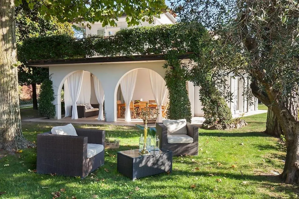 Villa Rosa Del Garda Golf And Bike Italy